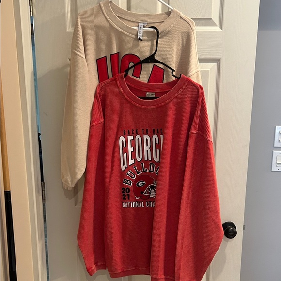 Tops - Georgia Bulldogs Red Ladies Sweatshirt. XL. 2 shirts